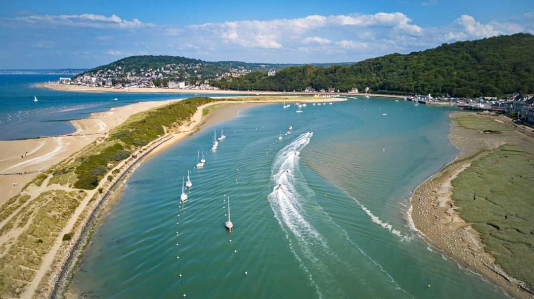 Charmant 2 Pieces A 5 Mn A Pied De La Mer 꺄부흐 외부 사진