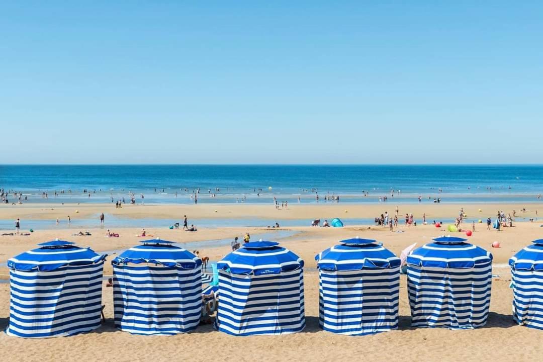 Charmant 2 Pieces A 5 Mn A Pied De La Mer 꺄부흐 외부 사진