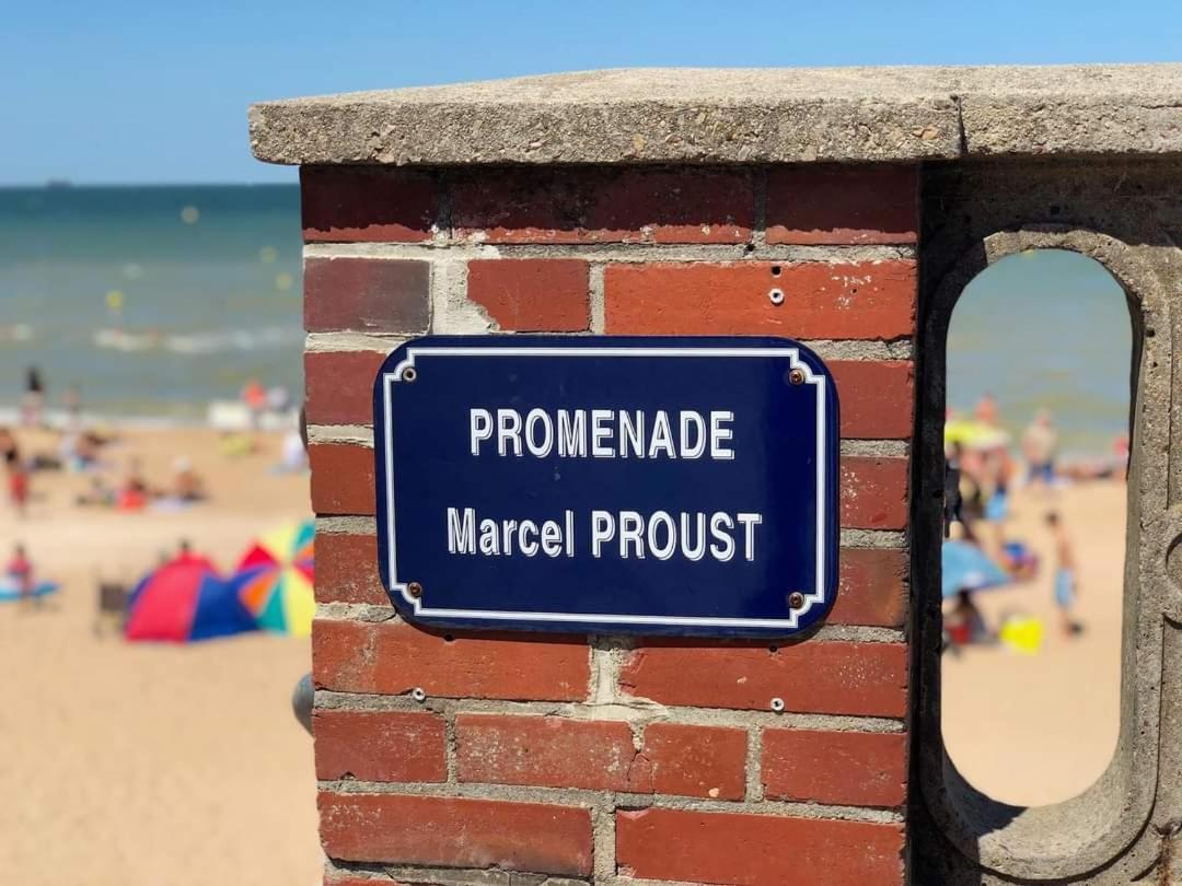 Charmant 2 Pieces A 5 Mn A Pied De La Mer 꺄부흐 외부 사진